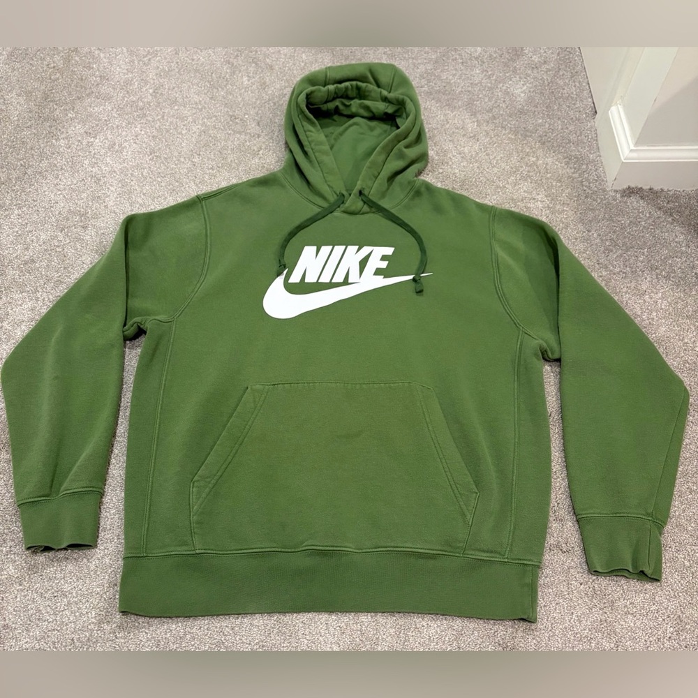 Nike men’s medium logo hoodie
